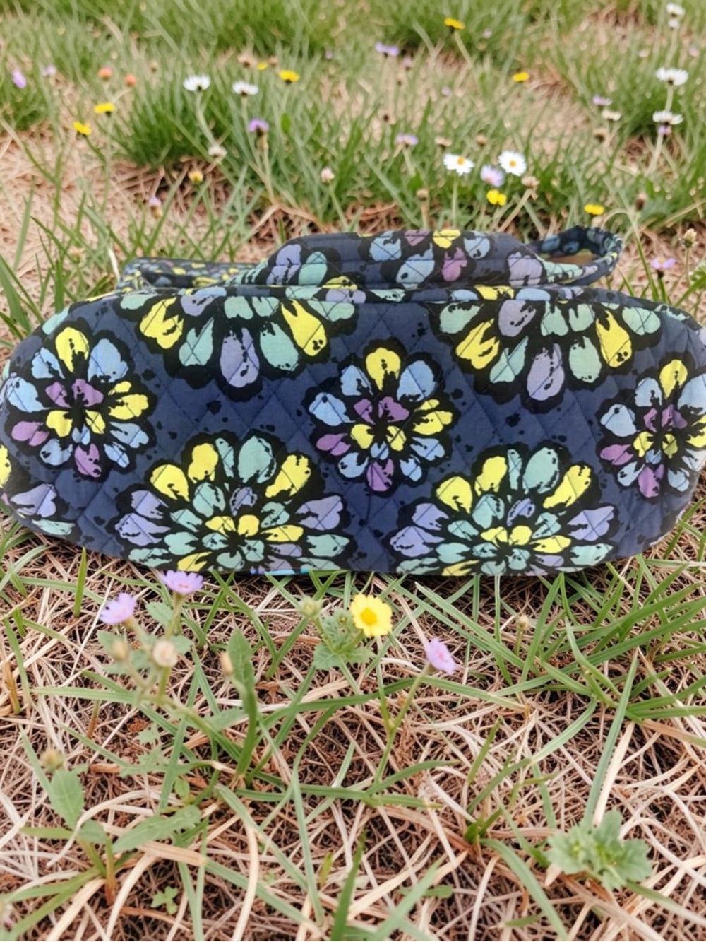 Vera Bradley Weekend Tote INDIGO POP Extra Large -RARE NWOT - Picture 7 of 10